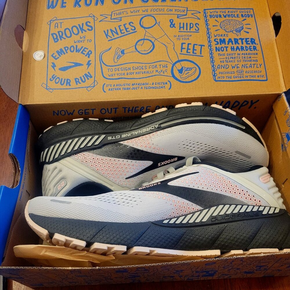 New, never worn Brooks Tennis Shoes Adrenaline GTS 22